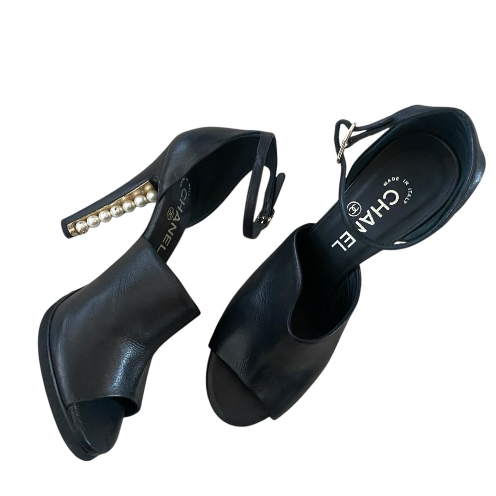 CHANEL Black Heels with Pearl Detail